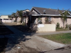 1611-1613 N STANTON Pl in Long Beach, CA - Building Photo - Building Photo