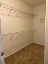 28063 Catherine Dr, Unit Catherine drive Condo in Santa Clarita, CA - Building Photo - Building Photo