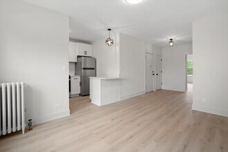 3035 W Rosemont Ave in Chicago, IL - Building Photo - Building Photo