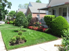 56-47 203rd St, Unit 1 in Queens, NY - Building Photo - Building Photo