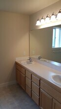 6020 Landmark Ln in Eugene, OR - Building Photo - Building Photo