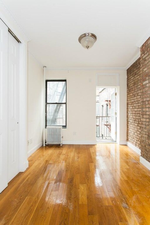 493 Second Ave (27th & 28th St), #12 in New York, NY - Building Photo