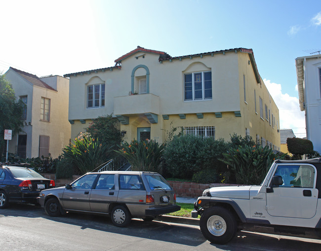 321 N Spaulding Ave in Los Angeles, CA - Foto de edificio - Building Photo