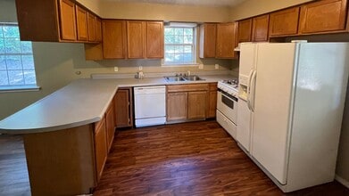 110 Hill Blvd in London, AR - Building Photo - Building Photo