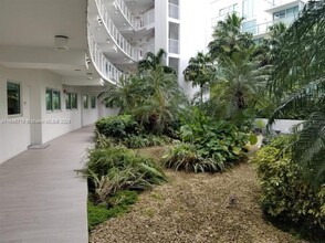 6580 Indian Creek Dr, Unit 201 in Miami Beach, FL - Building Photo - Building Photo