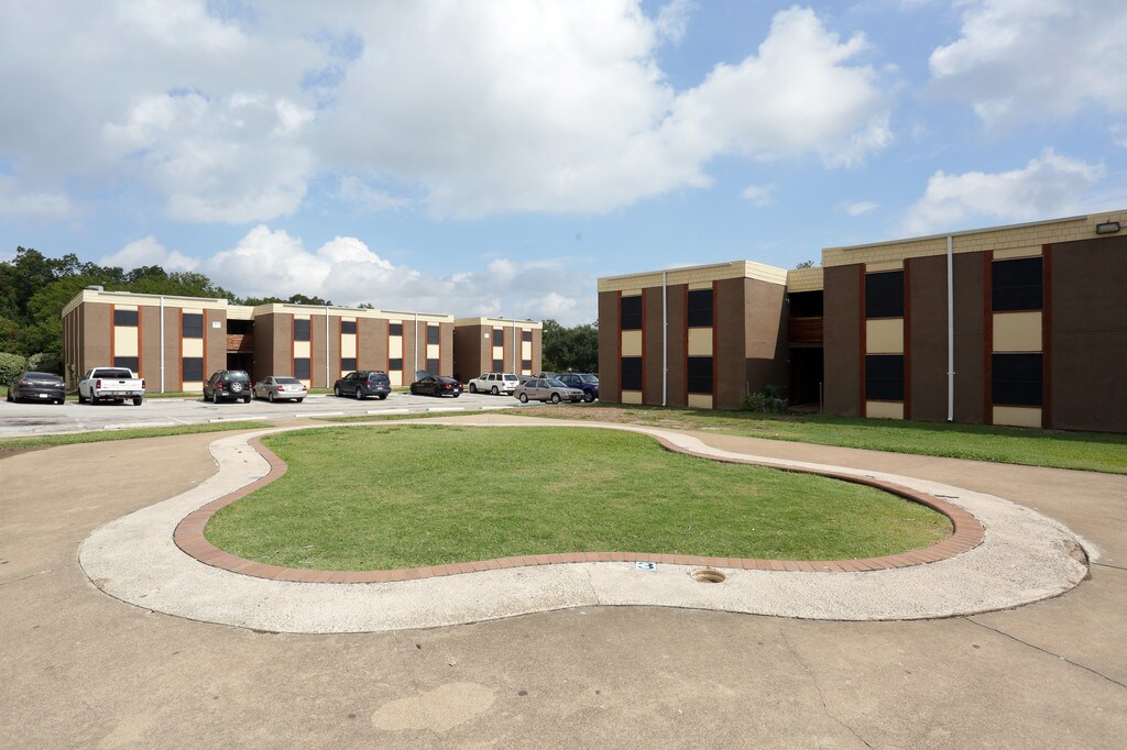 Parkridge Apartments in Garland, TX