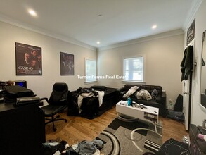 32 Sumner St, Unit 1 in Boston, MA - Building Photo - Building Photo