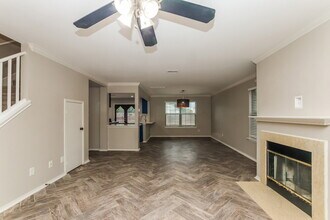 19716 San Chisolm Dr in Round Rock, TX - Foto de edificio - Building Photo