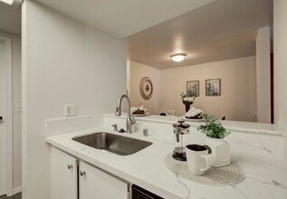 14555 NE 32nd St in Bellevue, WA - Building Photo - Building Photo
