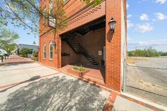 51 E Main St in Statesboro, GA - Building Photo - Building Photo