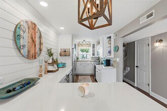 4751 Coquina Key Dr SE in St. Petersburg, FL - Building Photo - Building Photo