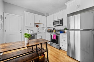 34 Edison Grn, Unit 1 in Boston, MA - Building Photo - Building Photo
