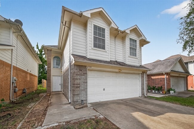 6710 Bellaire Gardens Dr in Houston, TX - Building Photo - Building Photo