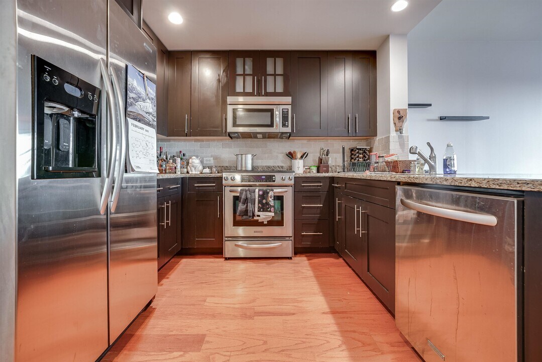 1125 Maxwell Ln in Hoboken, NJ - Building Photo