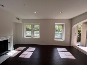 24 Ridge Valley in Irvine, CA - Building Photo - Building Photo