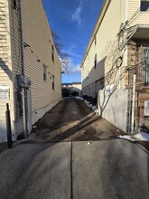 161 16th Ave, Unit 1 in Paterson, NJ - Building Photo - Building Photo