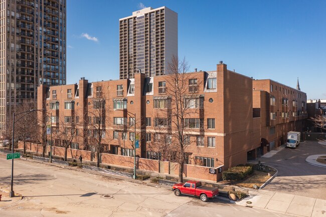 150 W Eugenie St in Chicago, IL - Building Photo - Building Photo