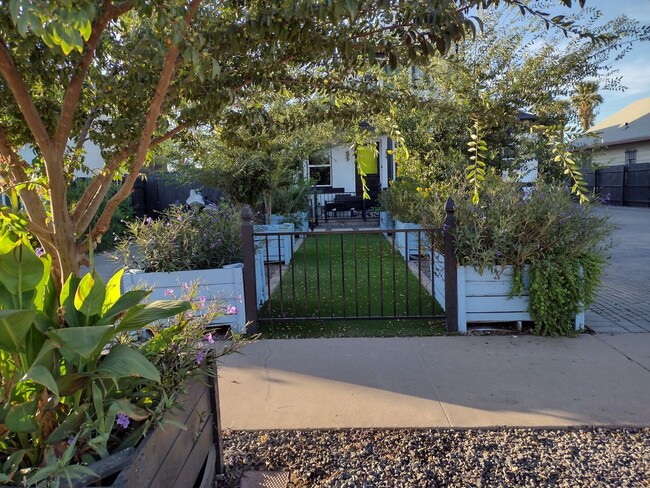 2141 W Madison St in Phoenix, AZ - Building Photo - Building Photo