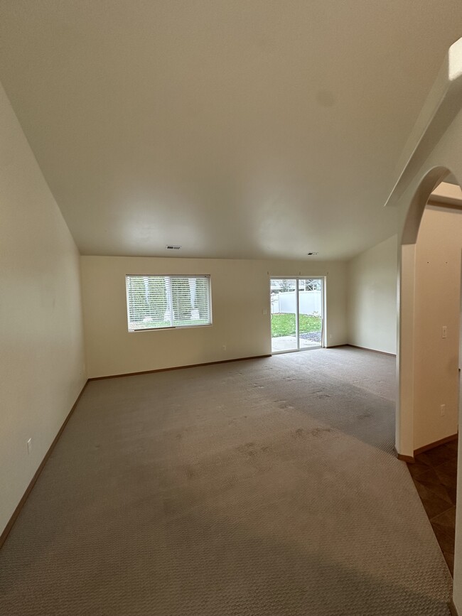 7722 N Maple St in Spokane, WA - Building Photo - Building Photo