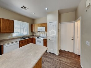 3040 W Los Gatos Dr in Phoenix, AZ - Building Photo - Building Photo