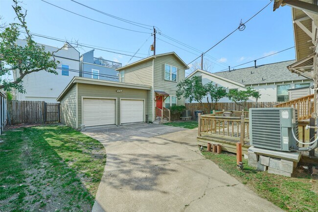 1111 Rutland St in Houston, TX - Building Photo - Building Photo