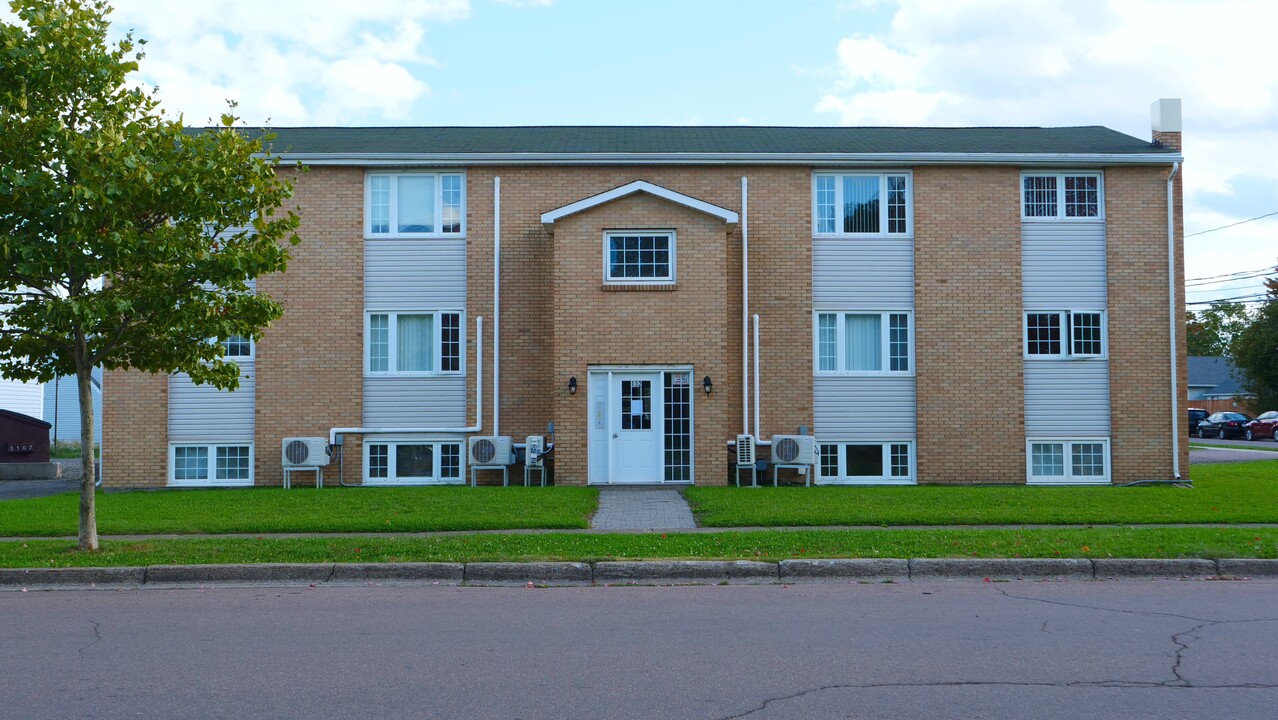 132 Vail St in Moncton, NB - Building Photo