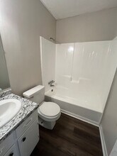 906 E Brookwood Dr in Valdosta, GA - Building Photo - Building Photo