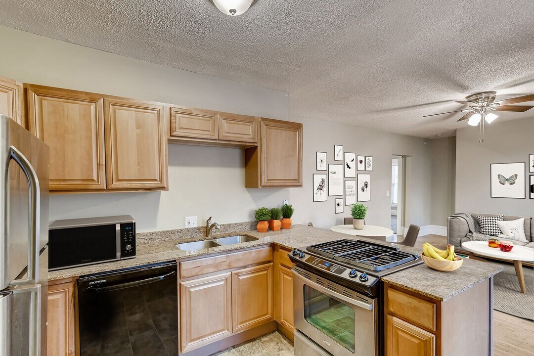 3132 Hennepin Ave S in Minneapolis, MN - Building Photo