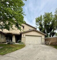 2125 Carson Oak Ct in Modesto, CA - Building Photo