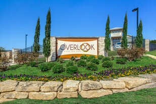 Overlook at Stone Oak Park Apartments