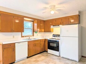 1752 Bunyan Cir NW in Massillon, OH - Building Photo