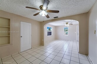166 E 17th St in Hialeah, FL - Building Photo - Building Photo