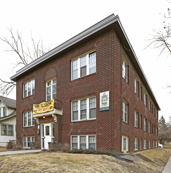 88 Cleveland Ave N in St. Paul, MN - Foto de edificio