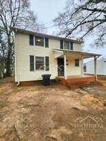 202 William St in Anderson, SC - Building Photo