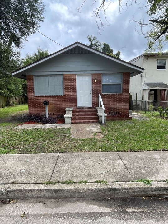 1766 W 9th St in Jacksonville, FL - Building Photo