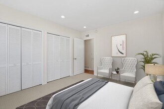 15457 Moorpark St, Unit 5 in Sherman Oaks, CA - Building Photo - Building Photo