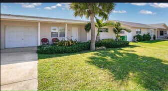 567 Grant Ave, Unit 567 in Satellite Beach, FL - Building Photo