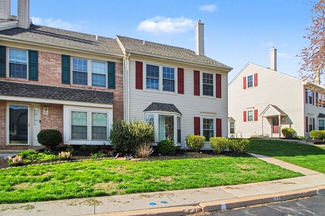 property at 421 Oaktree Ct