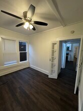 111 N Winnetka Ave in Dallas, TX - Foto de edificio - Building Photo