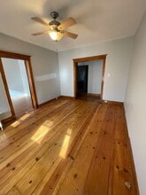 358 E 70th St, Unit 1W in Chicago, IL - Foto de edificio - Building Photo