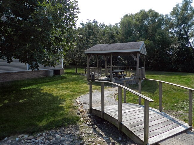 Woodridge Apartments in Washington, IA - Building Photo - Building Photo