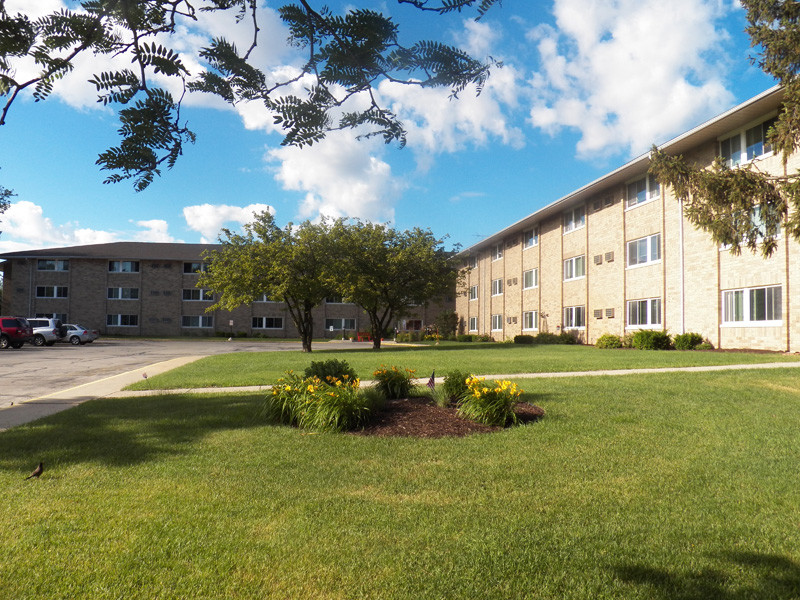 Hampton Regency Apartments in Butler, WI - Building Photo