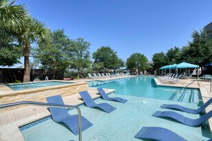 Ventura Ridge in San Antonio, TX - Building Photo