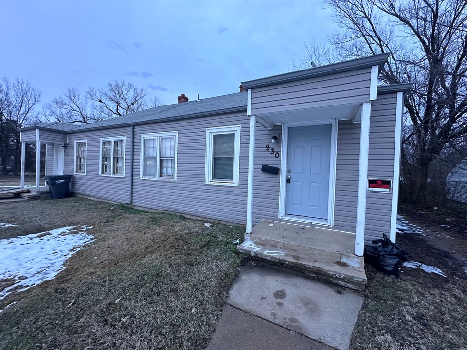 930-932 N Glendale Ave in Wichita, KS - Foto de edificio