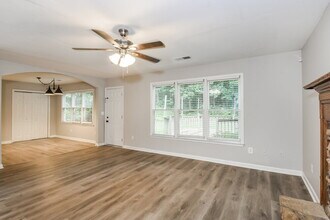 38 Wesley Dr in Acworth, GA - Building Photo - Building Photo