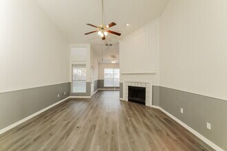 2504 Creekwood Ln in Fort Worth, TX - Building Photo - Building Photo