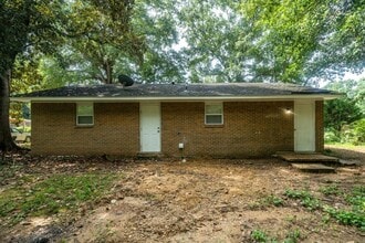 114 Crenshaw Dr in Wetumpka, AL - Building Photo - Building Photo