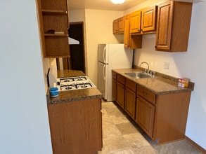 4074 S Packard Ave in St. Francis, WI - Foto de edificio - Building Photo