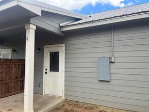 1841 Caroline Ln in Sealy, TX - Building Photo - Building Photo