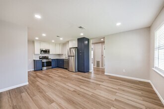 1266 Dove St in Houston, TX - Building Photo - Building Photo